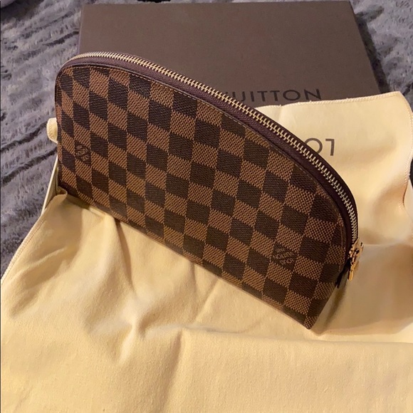 Louis Vuitton Toiletry Bag Damier Lv